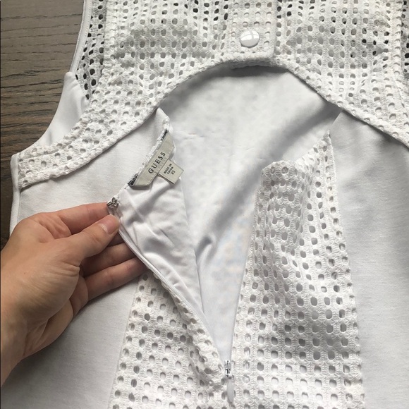 NWOT GUESS Peplum White Top - Picture 4 of 6